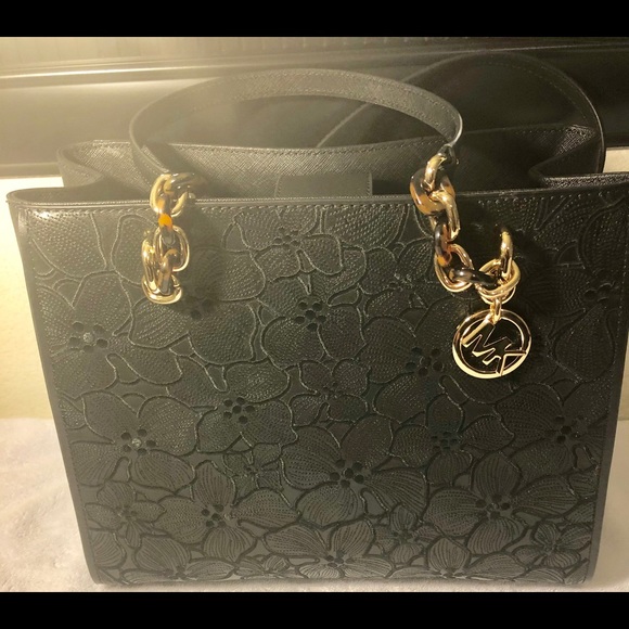 Michael Kors! Brand new with tag🔥🔥🔥🔥🔥🔥🔥🔥 - Picture 8 of 8